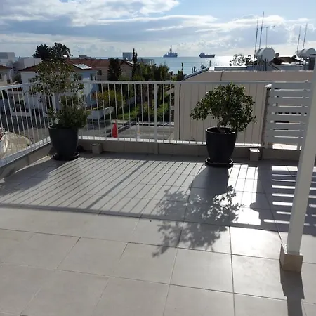 George Roof Garden Apartman Lárnaka